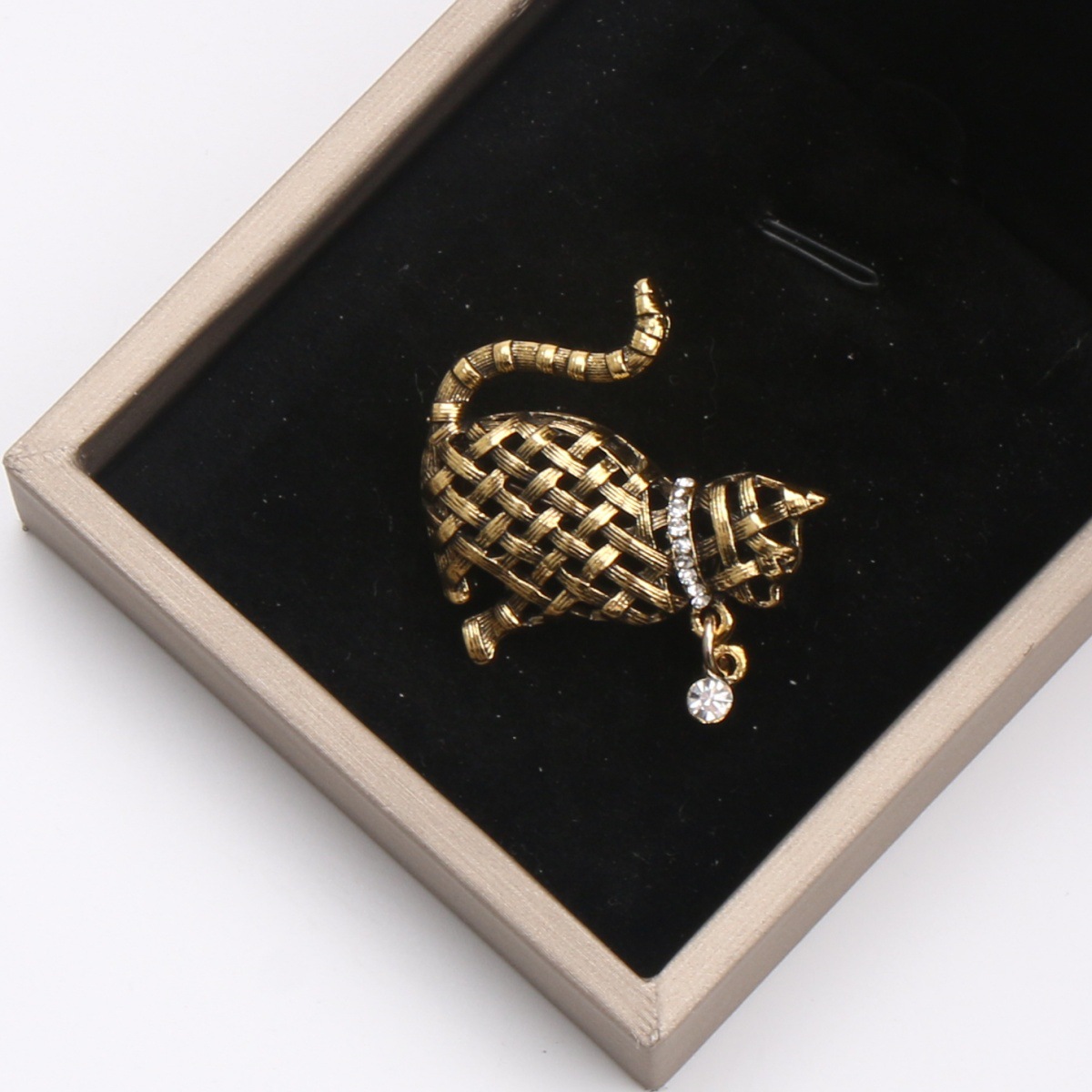 Ornate Woven Cat Brooch Collec - Collectible Vintage Brooches ulasan dan harga